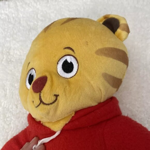 Daniel Tiger Stuffed Animal Doll Plush Toy Kohl's Cares 2022 Fred Rogers Company - Picture 10 of 12
